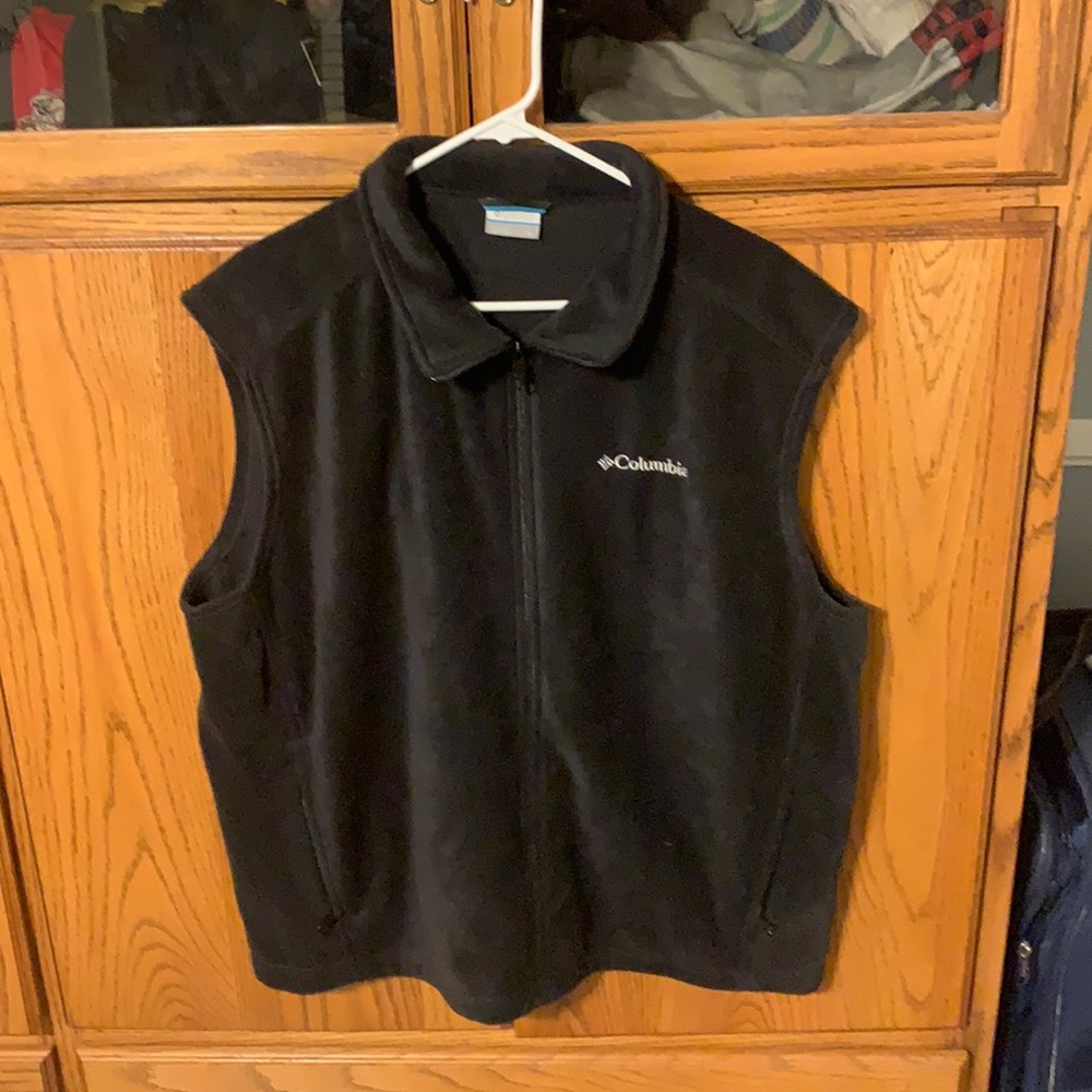 COLUMBIA MEN’S FLEECE ZIP UP VEST. SIZE XL